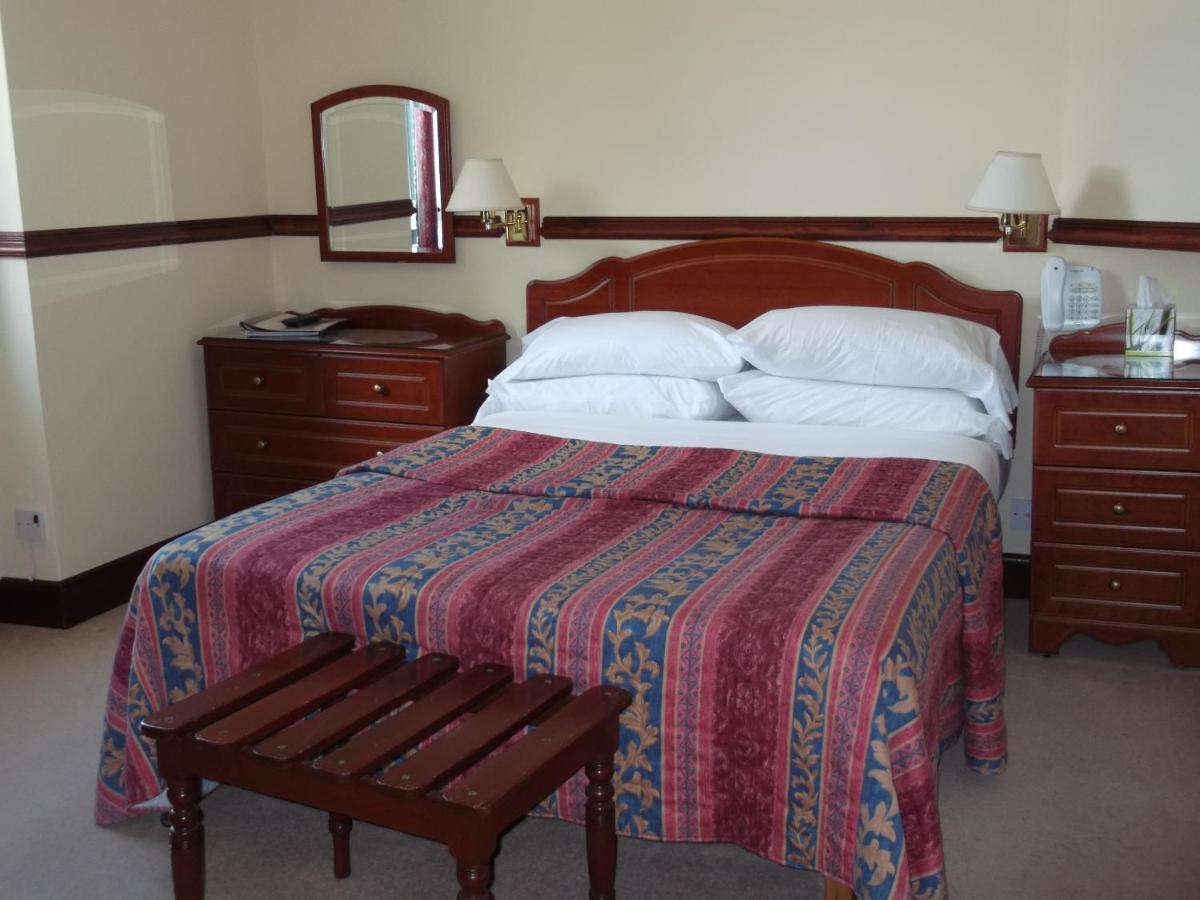 Caledonian Hotel Fort Augustus Oda fotoğraf